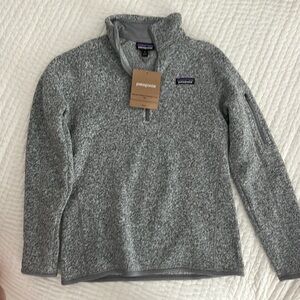 Patagonia NWT gray quarter zip.